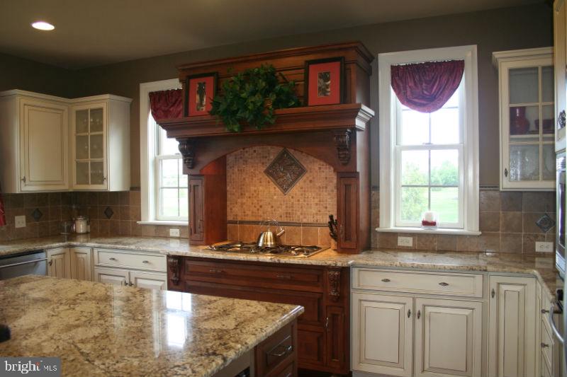 485 Wheatfield Drive Lititz, PA 17543 - Photo 8 of 45 Gallery Image 8