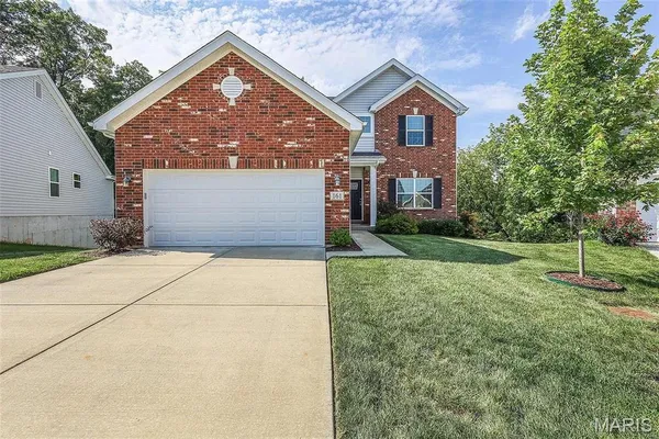 $2,500 | 161 Brookview Way Drive, O'Fallon, MO 63366
