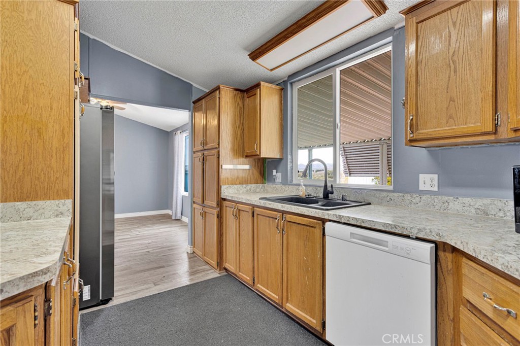 20843 Waalew Road, Unit C6 Apple Valley, CA 92307 - Photo 16 of 39