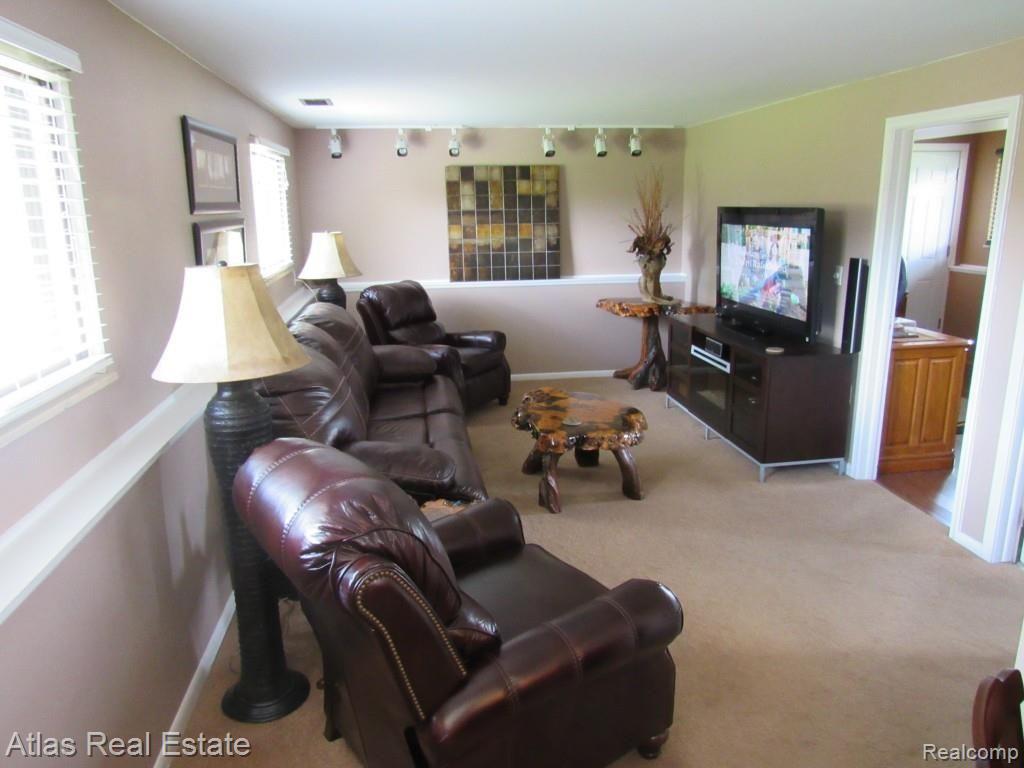 6058 Rocking Chair Road Grand Blanc, MI 48439 - Photo 14 of 29 IMG_1570.jpg