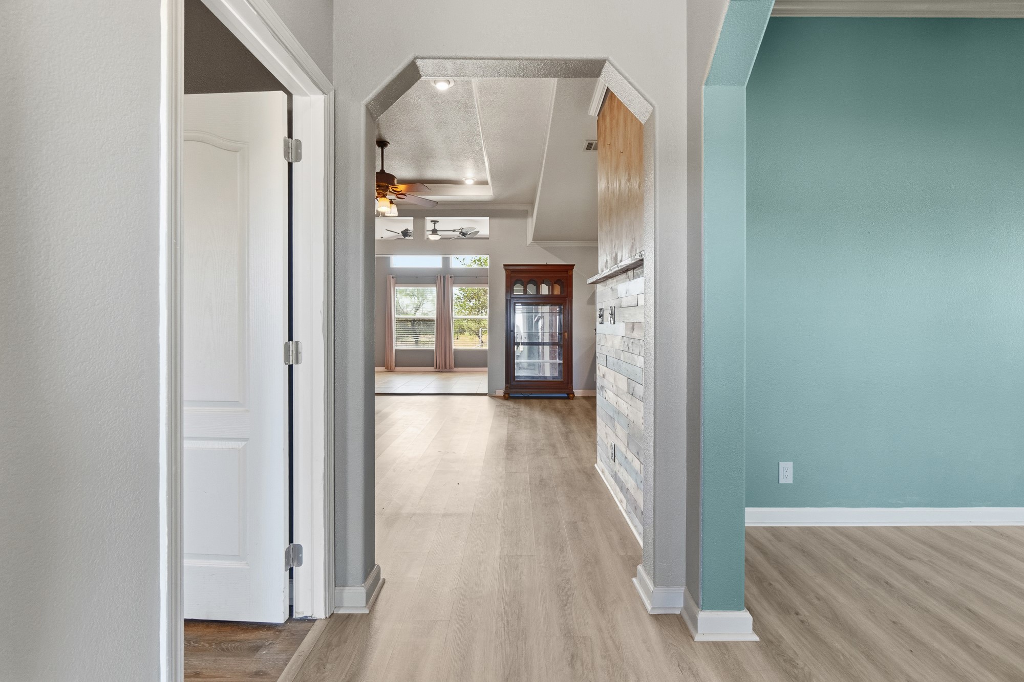 1951 Dowdy Road Seguin, TX 78155 - Photo 20 of 40 An inviting entrance foyer reveals a seamless flow into the adjoining living spaces.