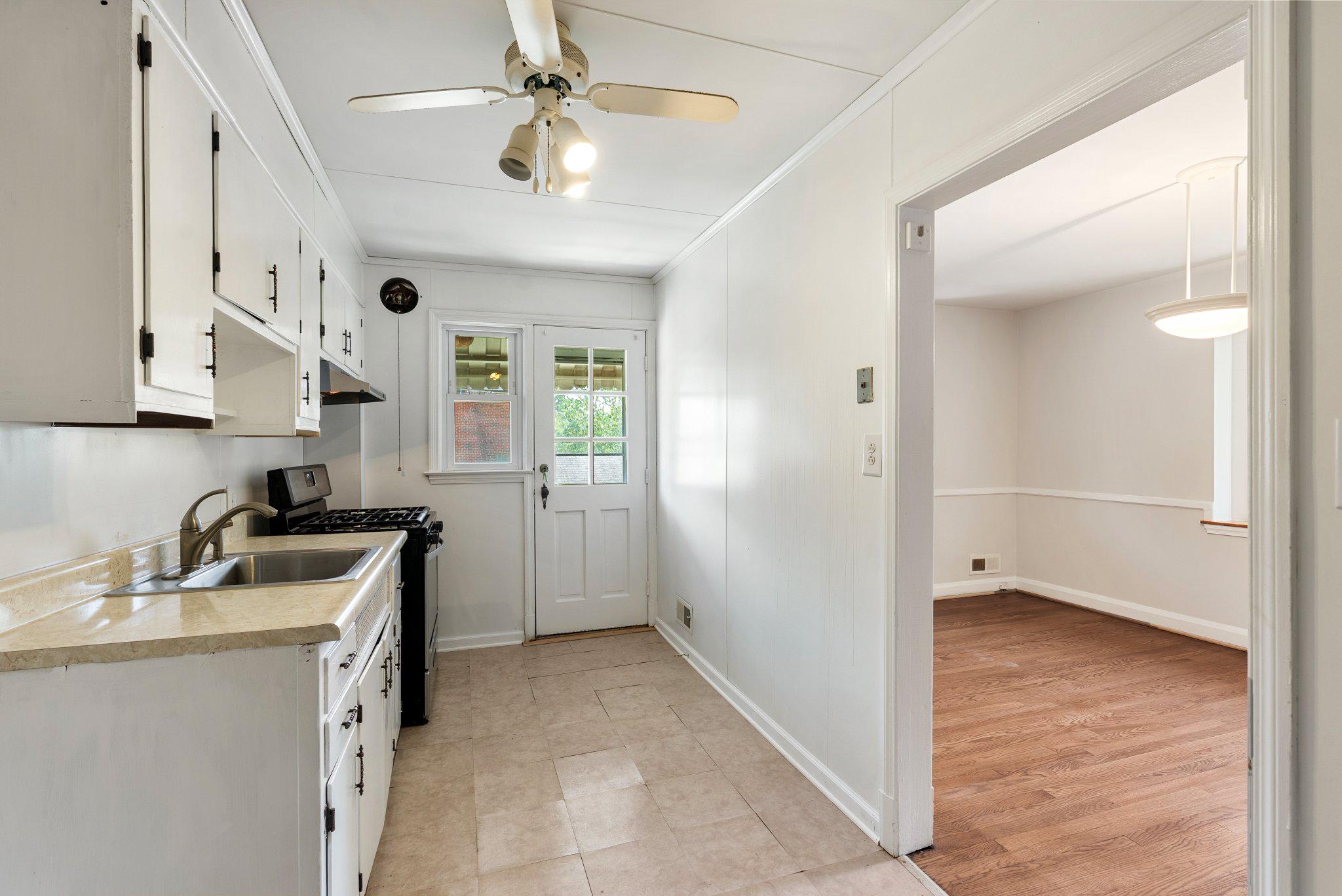 8401 Pleasant Plains Road Baltimore, MD 21286 - Photo 10 of 30 Kitchen