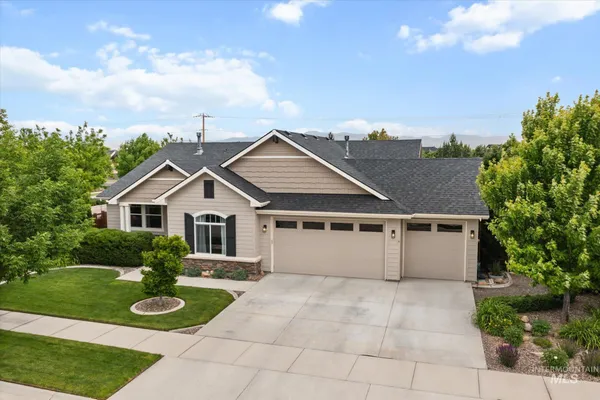 $699,900 | 2074 North Foudy Avenue, Eagle, ID 83616