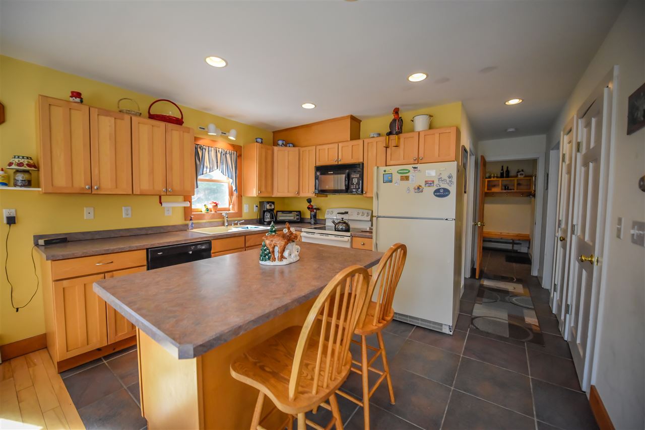 16 Joan's Ridge Road West Dover, VT 05356 - Photo 4 of 18