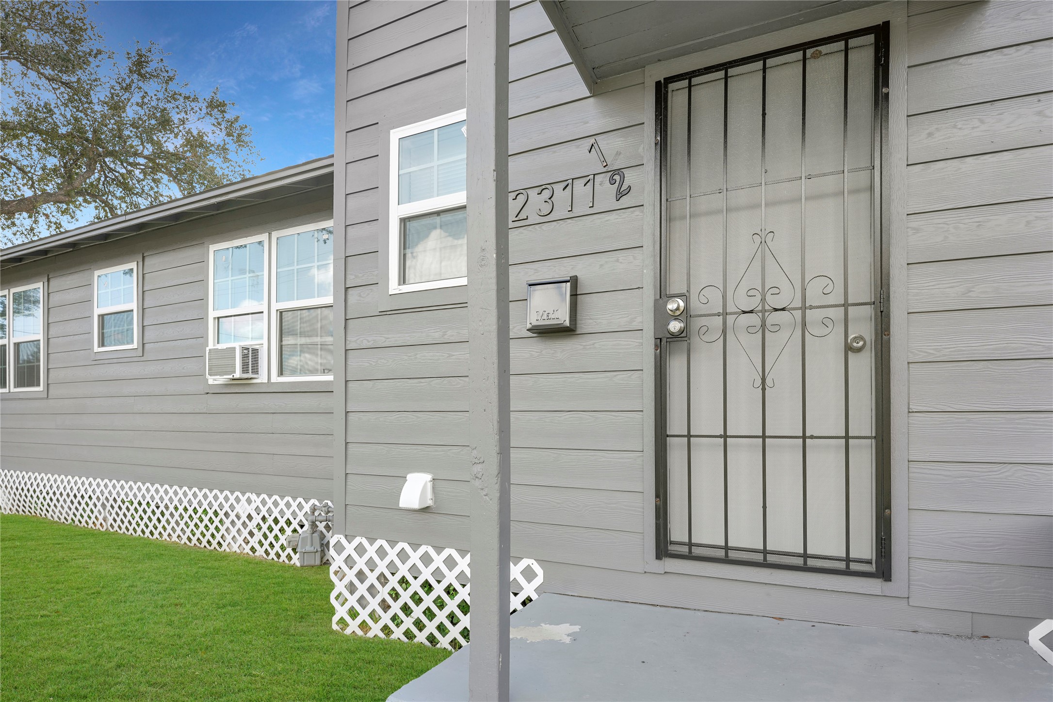 2311 North Louis Street Victoria, TX 77901 - Photo 20 of 21 a front view of a house