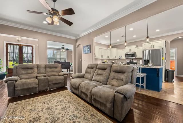 $499,900 | 3711 Buck Run Drive, Southaven, MS 38672