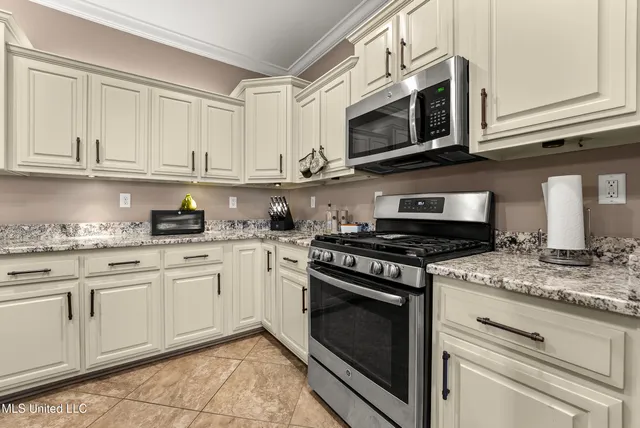 $499,900 | 3711 Buck Run Drive, Southaven, MS 38672