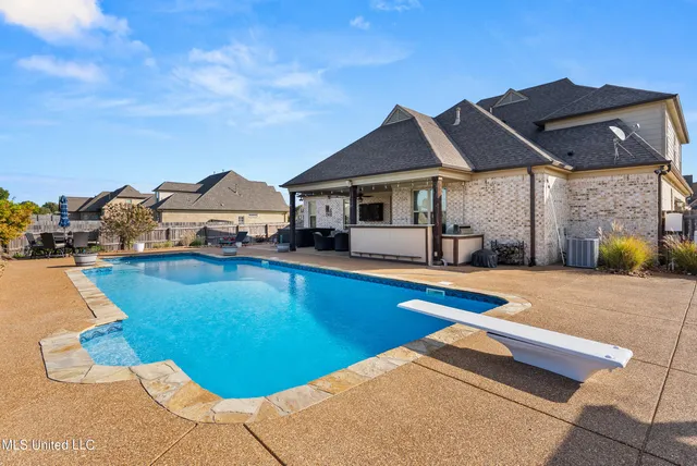 $499,900 | 3711 Buck Run Drive, Southaven, MS 38672