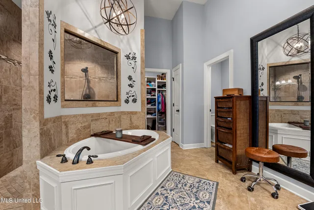 $499,900 | 3711 Buck Run Drive, Southaven, MS 38672