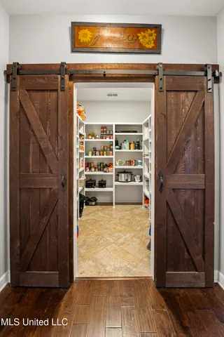 $499,900 | 3711 Buck Run Drive, Southaven, MS 38672