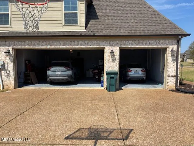 $499,900 | 3711 Buck Run Drive, Southaven, MS 38672