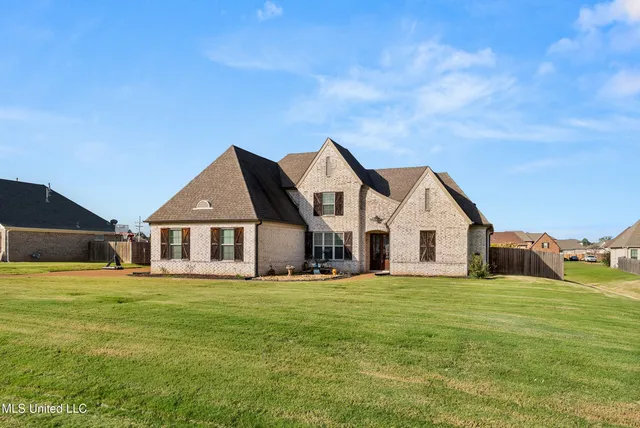 $499,900 | 3711 Buck Run Drive, Southaven, MS 38672