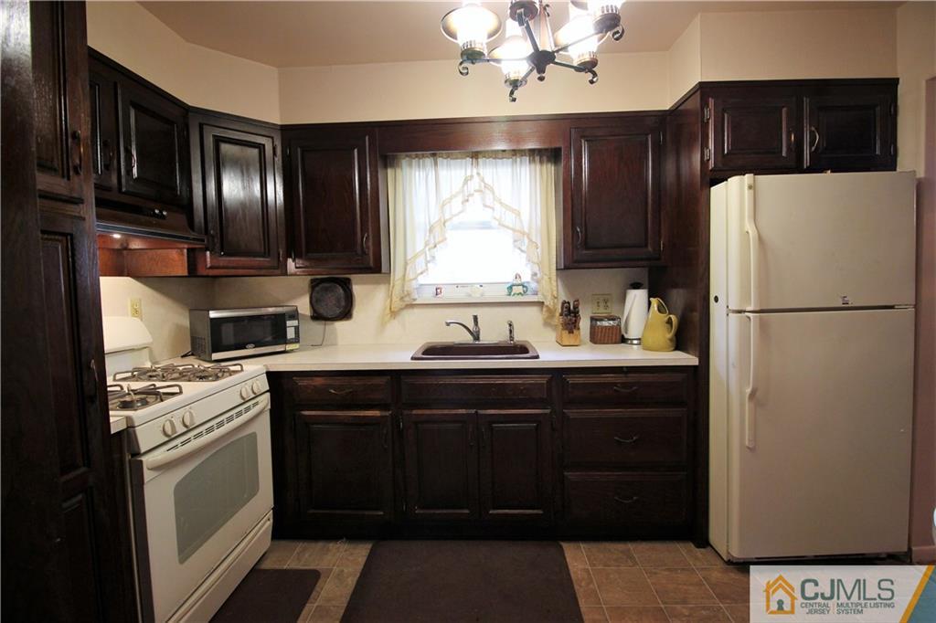 15 Bruning Road East Brunswick, NJ 08816 - Photo 7 of 15 Gallery Image 7