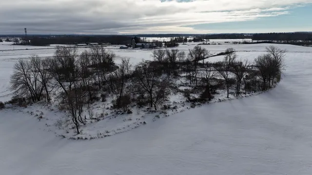 $1,560,000 | Blueberry Road, Unit 1, New London, WI 54961