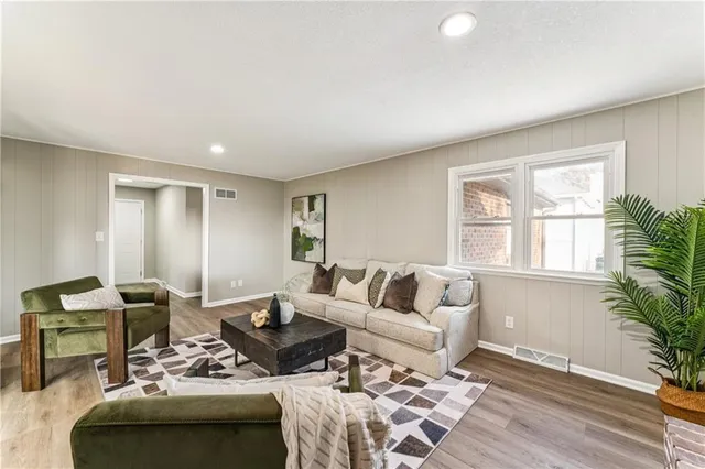 $425,000 | 29 Hillcrest Drive, Platte City, MO 64079