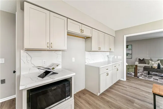 $425,000 | 29 Hillcrest Drive, Platte City, MO 64079