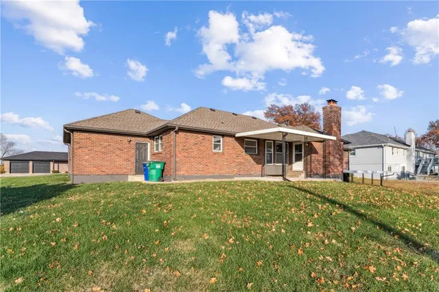 $425,000 | 29 Hillcrest Drive, Platte City, MO 64079