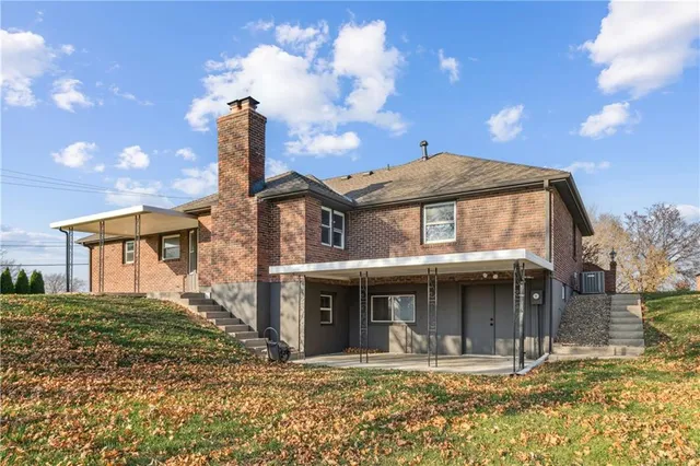 $425,000 | 29 Hillcrest Drive, Platte City, MO 64079