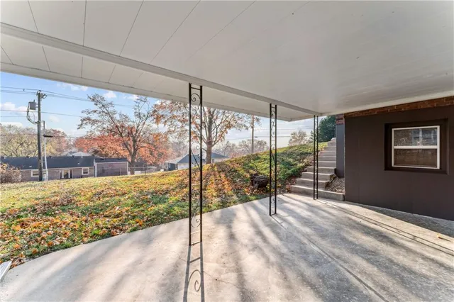 $425,000 | 29 Hillcrest Drive, Platte City, MO 64079