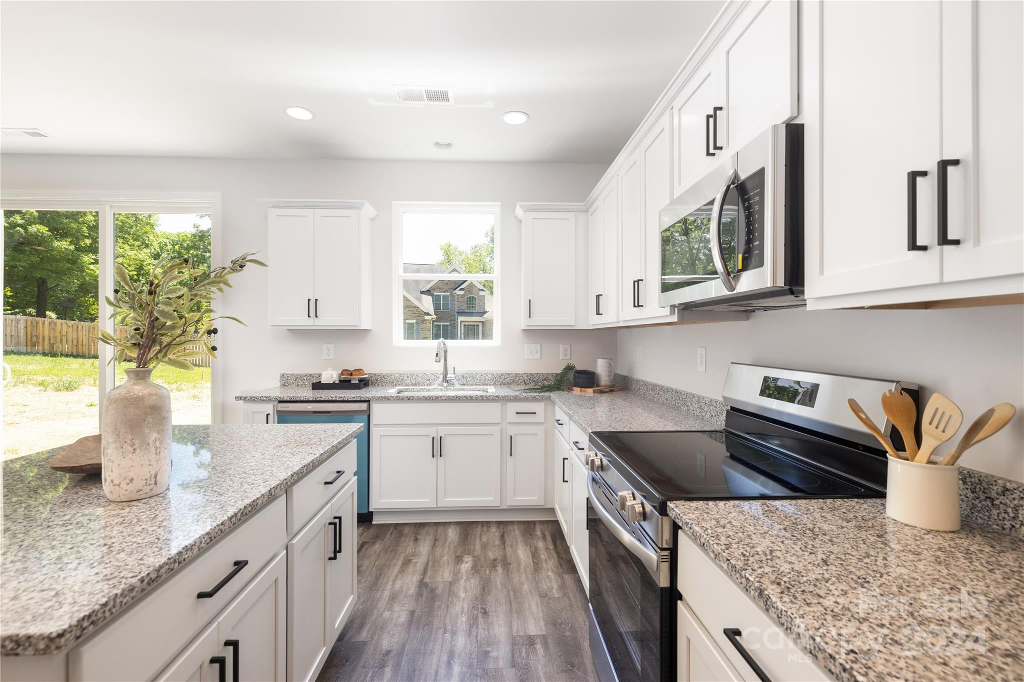324 Lawrence Gray Road, Unit 4 Charlotte, NC 28262 - Photo 9 of 20 Gallery Image 9