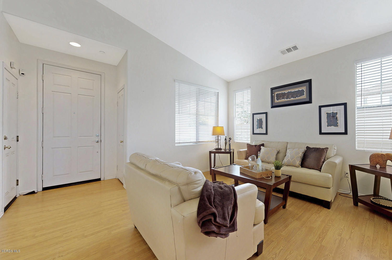 1903 Ribera Drive Oxnard, CA 93030 - Photo 6 of 24 4045reckyp-06252019_113347