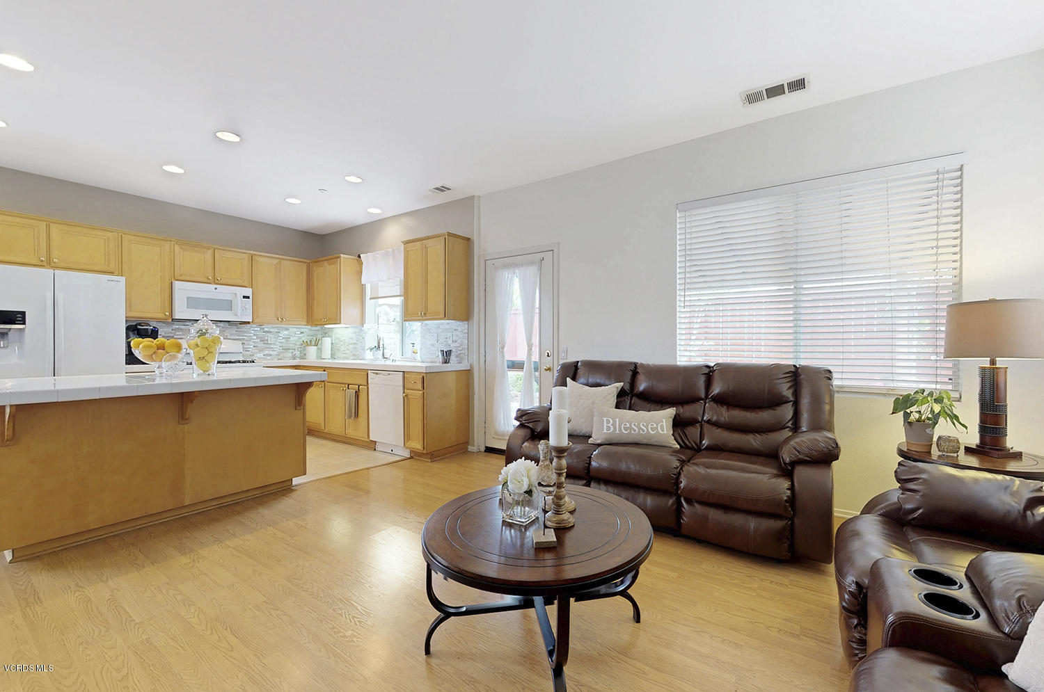 1903 Ribera Drive Oxnard, CA 93030 - Photo 8 of 24 4045reckyp-06252019_113702