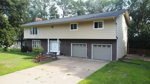 $354,900 | 911 Radcliffe Avenue, Altoona, WI 54720