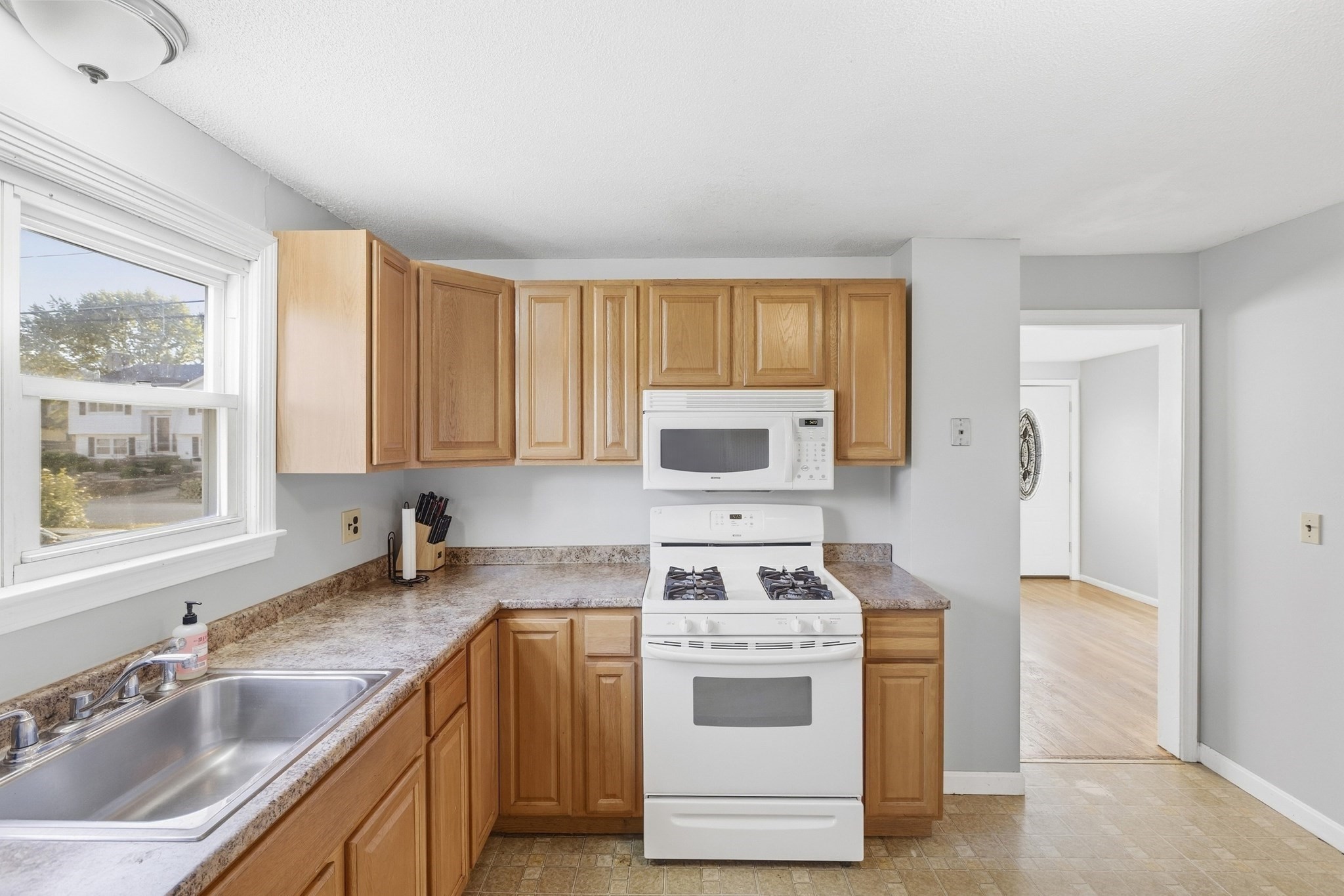 444 Butman Road Lowell, MA 01852 - Photo 8 of 29 Gallery Image 8