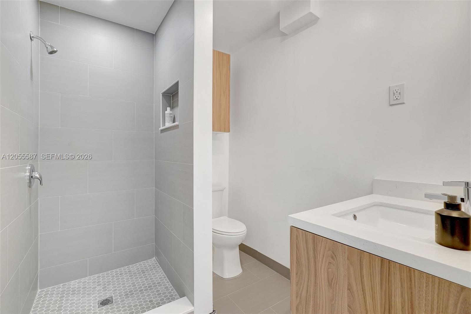 1581 Northeast 131st Road North Miami, FL 33161 - Photo 10 of 12 Gallery Image 10