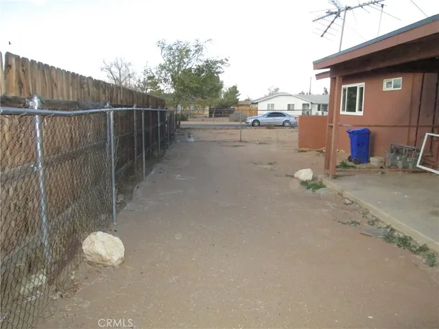 $1,600 | 21831 Arapahoe Avenue, Unit 3, Apple Valley, CA 92307