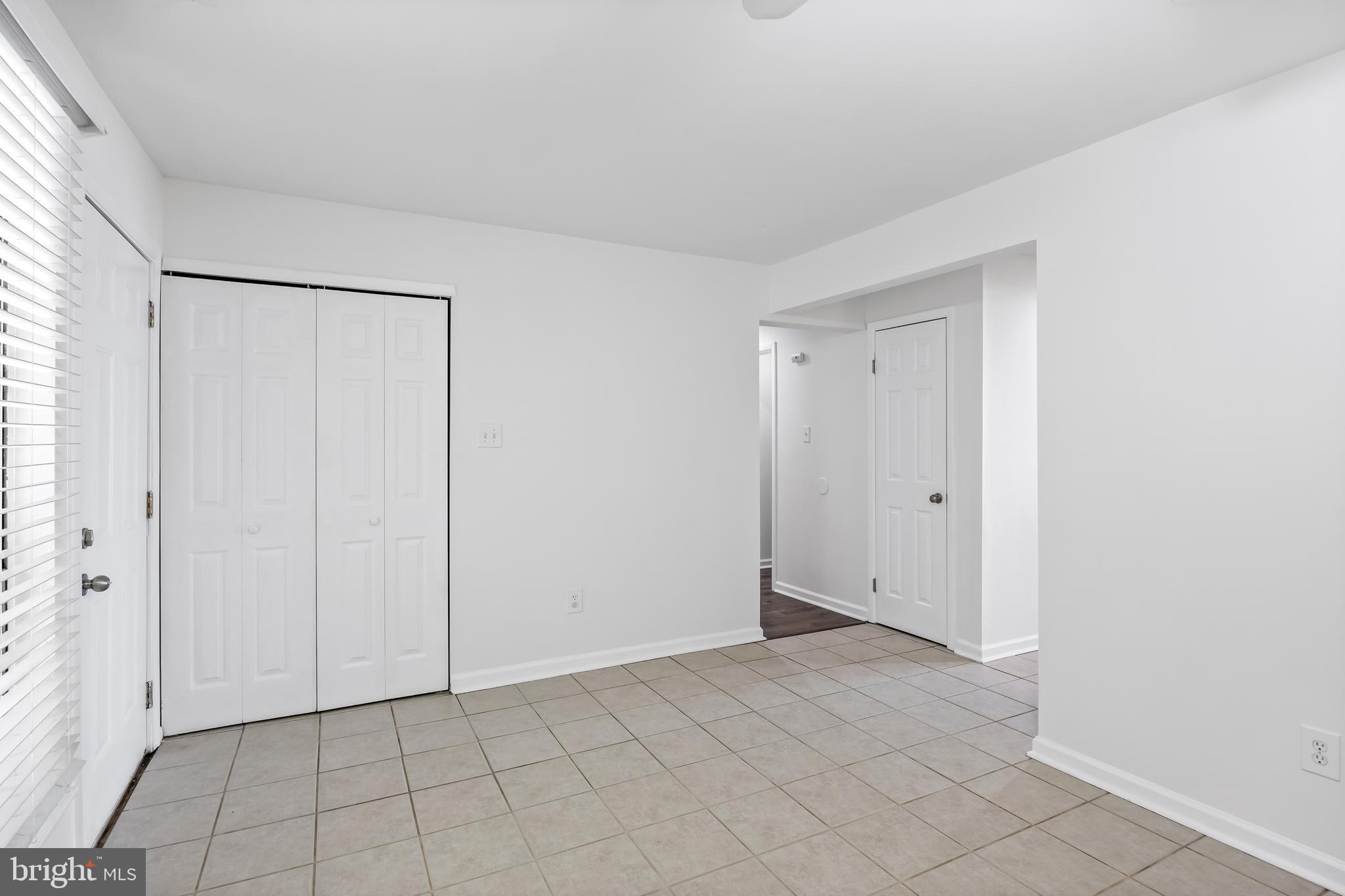 502 Barclay Walk Cherry Hill, NJ 08034 - Photo 14 of 31 Dining Room to hallway