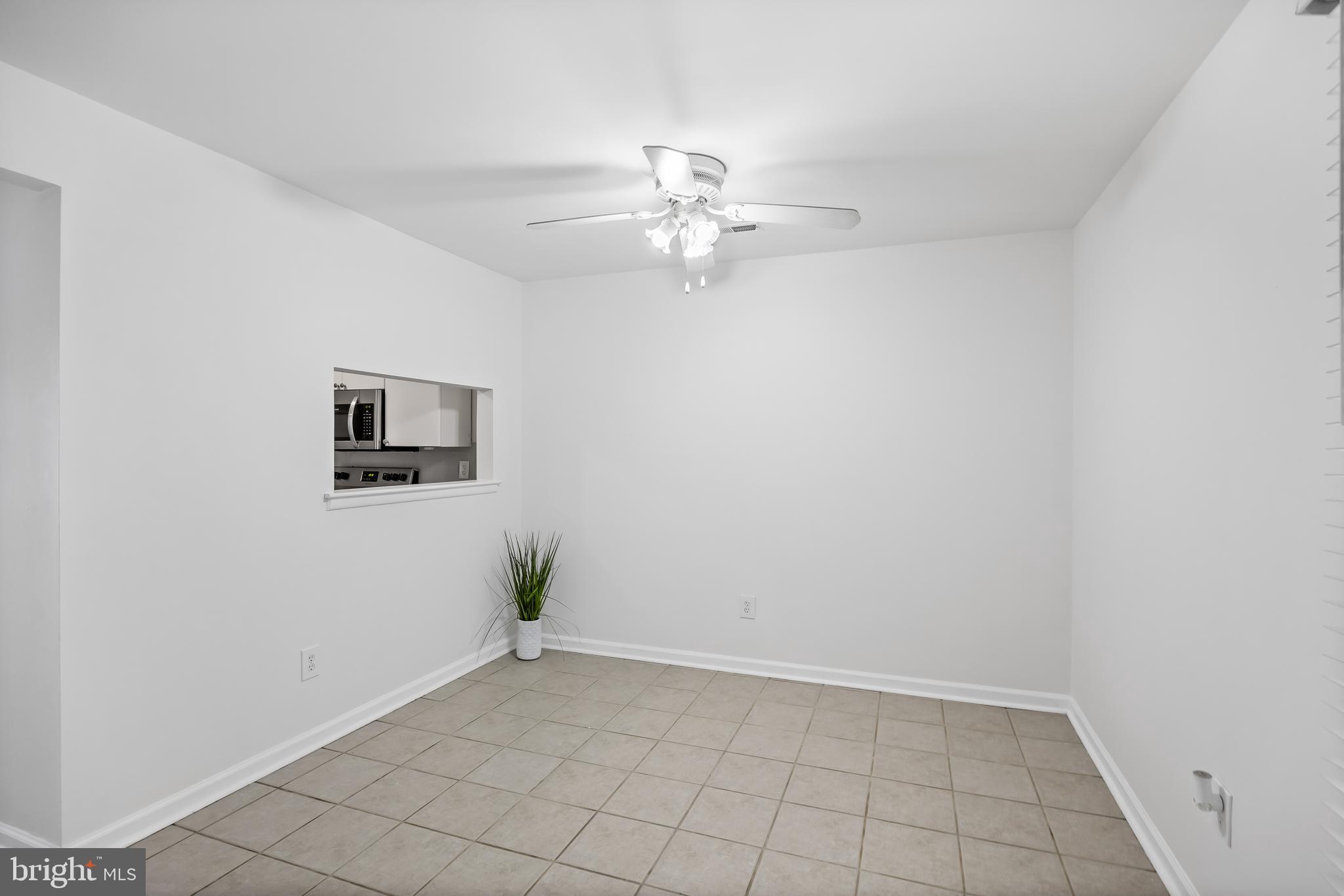 502 Barclay Walk Cherry Hill, NJ 08034 - Photo 15 of 31 Dining Room with Kitchen Pass-Through