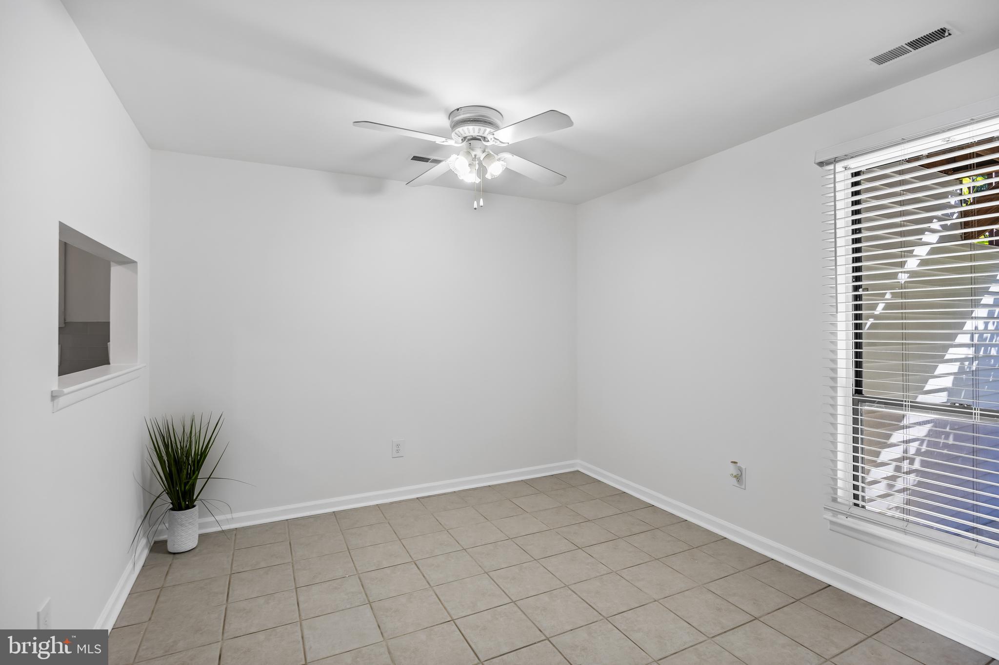 502 Barclay Walk Cherry Hill, NJ 08034 - Photo 16 of 31 Dining Room with Front Window