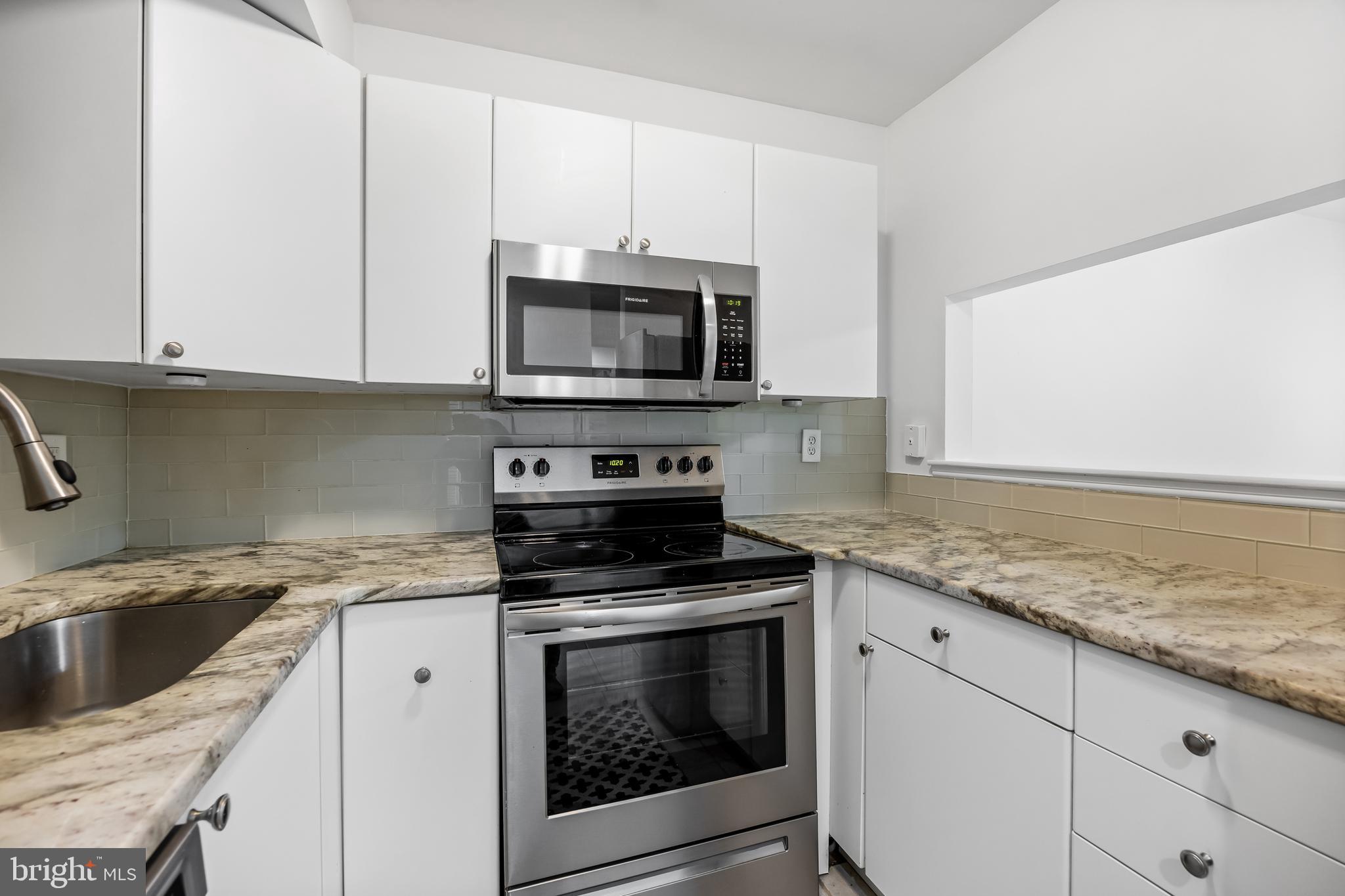 502 Barclay Walk Cherry Hill, NJ 08034 - Photo 7 of 31 Renovated European-style Kitchen