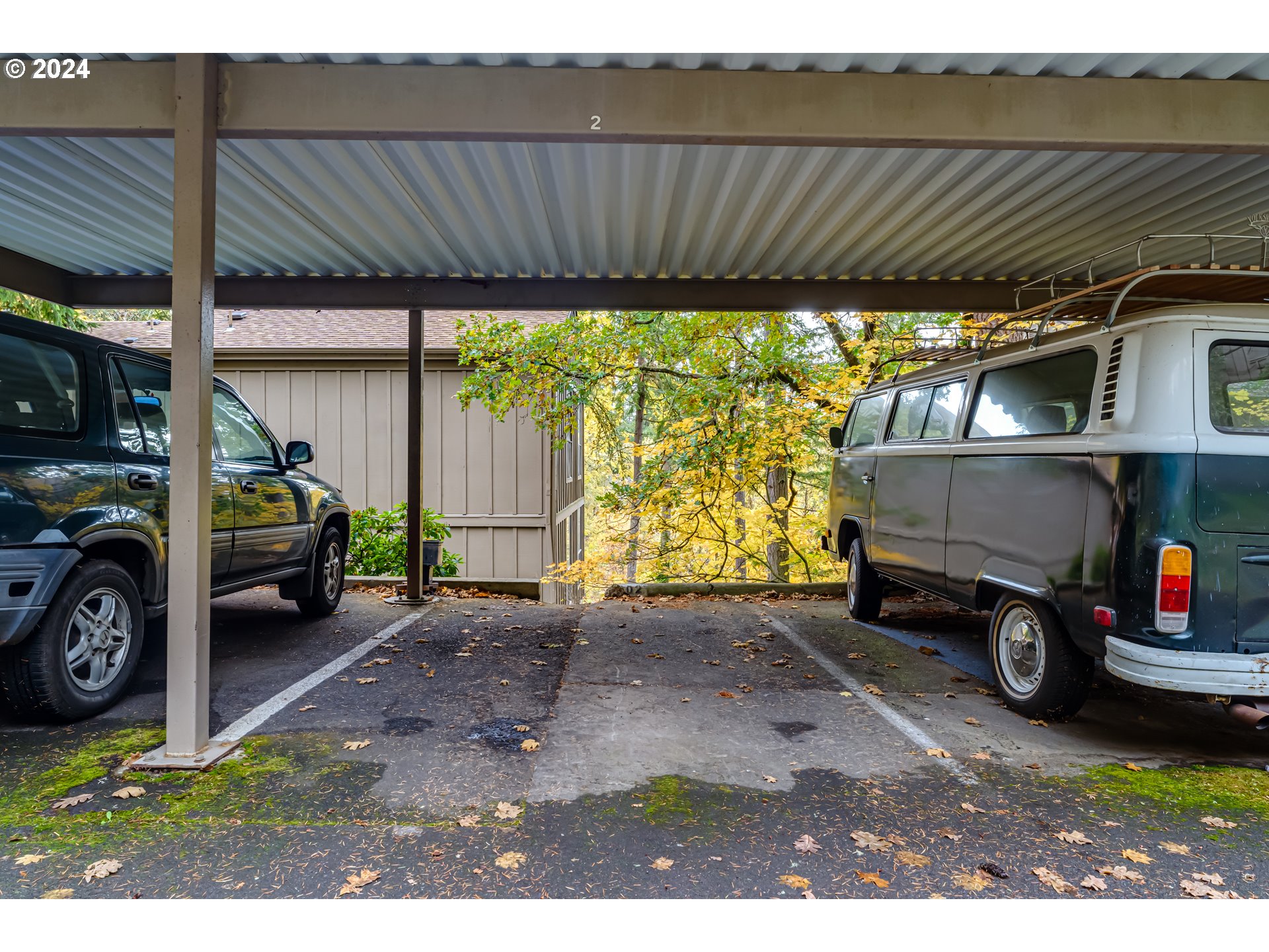 302 Woodcutter Way Eugene, OR 97405 - Photo 21 of 31 a view of a car garage