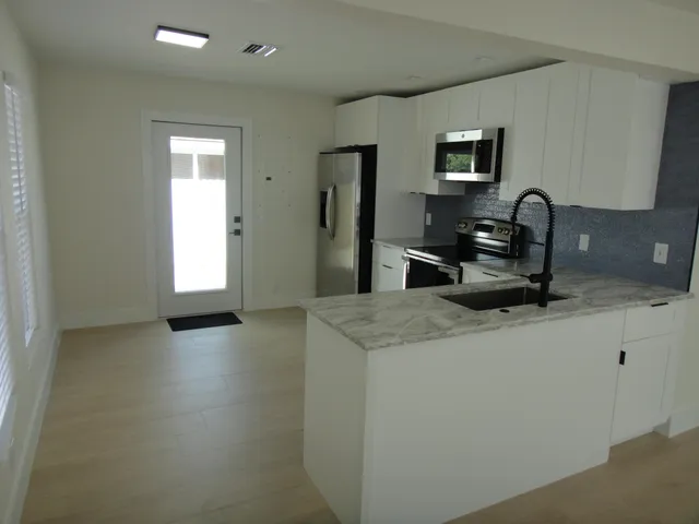 $2,500 | 717 Bunker Road, West Palm Beach, FL 33405