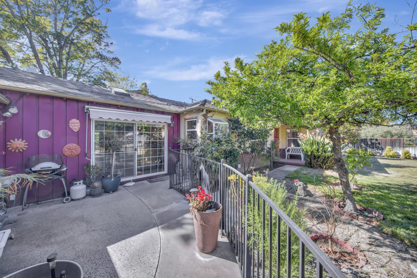 1265 Burrows Road Campbell, CA 95008 - Photo 3 of 32 a view of a chairs and table in the patio