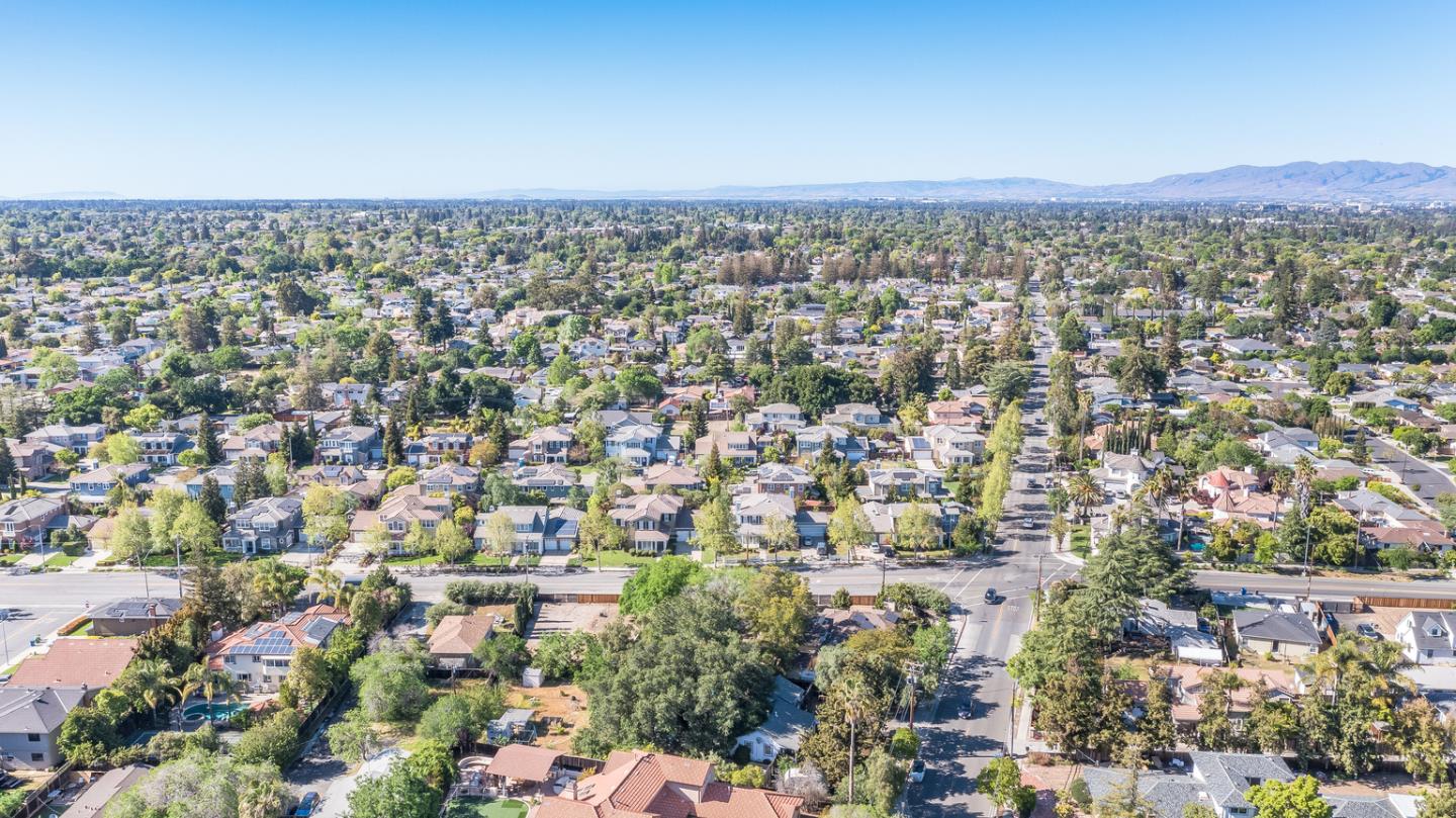 1265 Burrows Road Campbell, CA 95008 - Photo 31 of 32 a view of a city