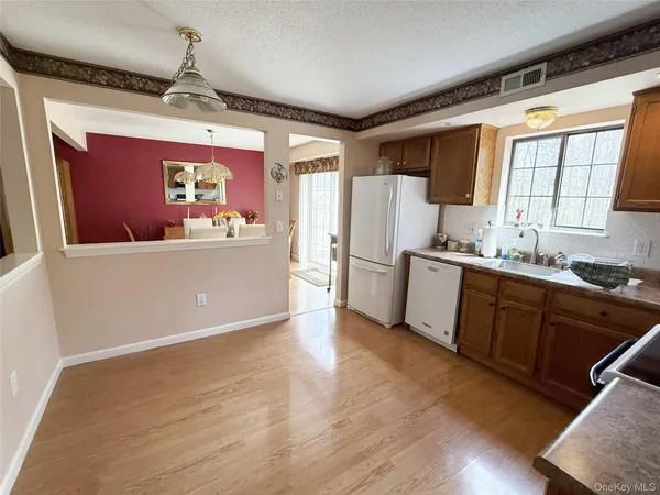$400,000 | 119 Stringham Road, Unit 37, LaGrangeville, NY 12540