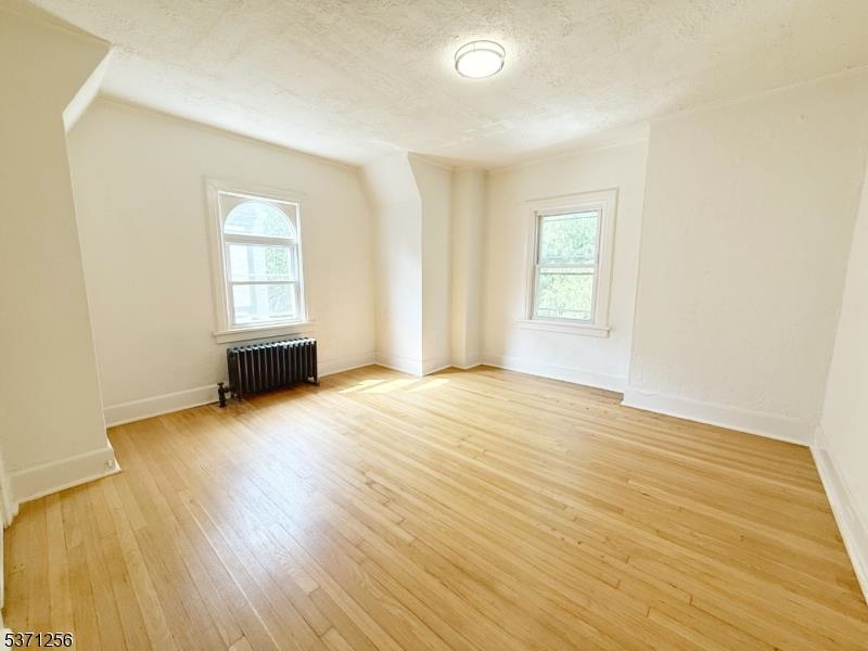 166 Washington Place Ridgewood, NJ 07450 - Photo 3 of 12