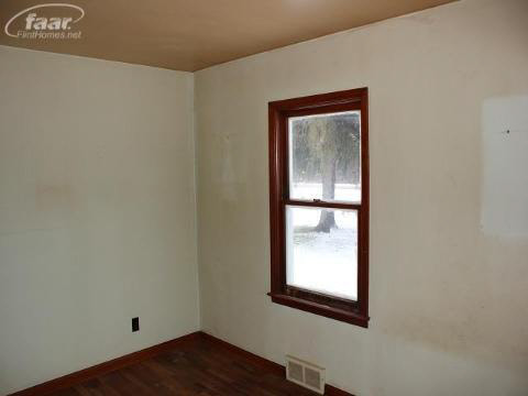 8260 Newburg Road Durand, MI 48429 - Photo 8 of 25 20348658-7.JPG
