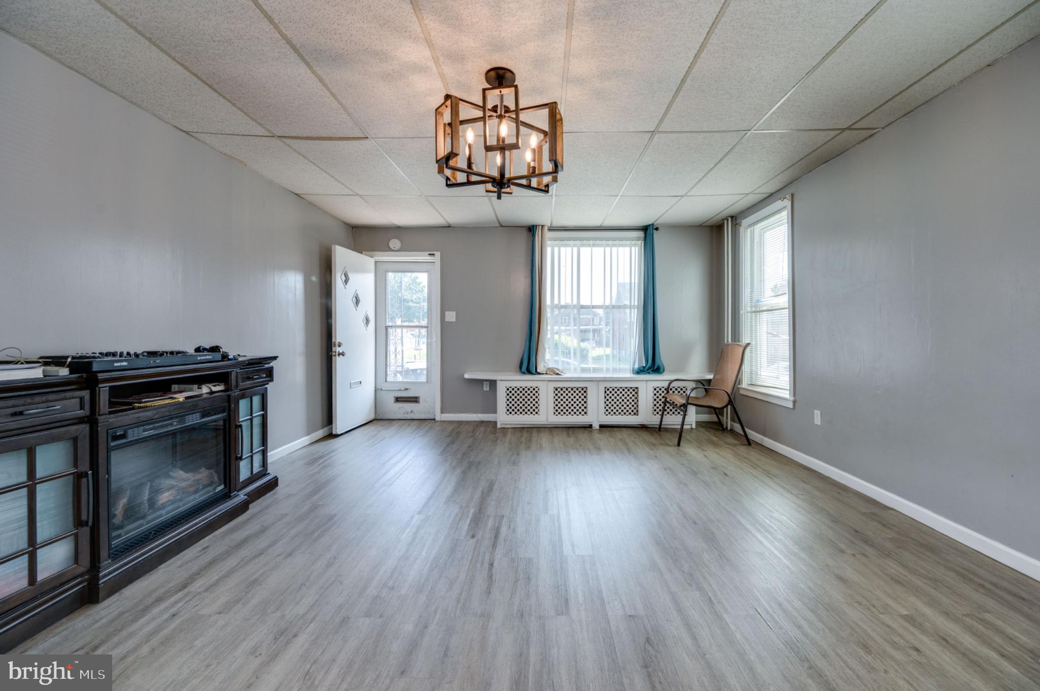 1448 Luzerne Street Reading, PA 19601 - Photo 4 of 32 Spacious room with natural light.