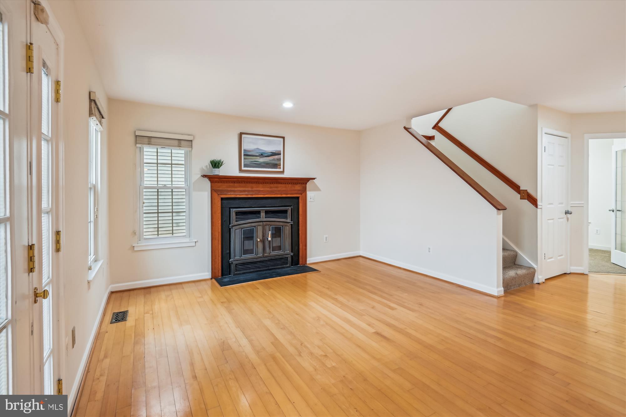 1549 Ritchie Lane Annapolis, MD 21401 - Photo 8 of 40 Living Room