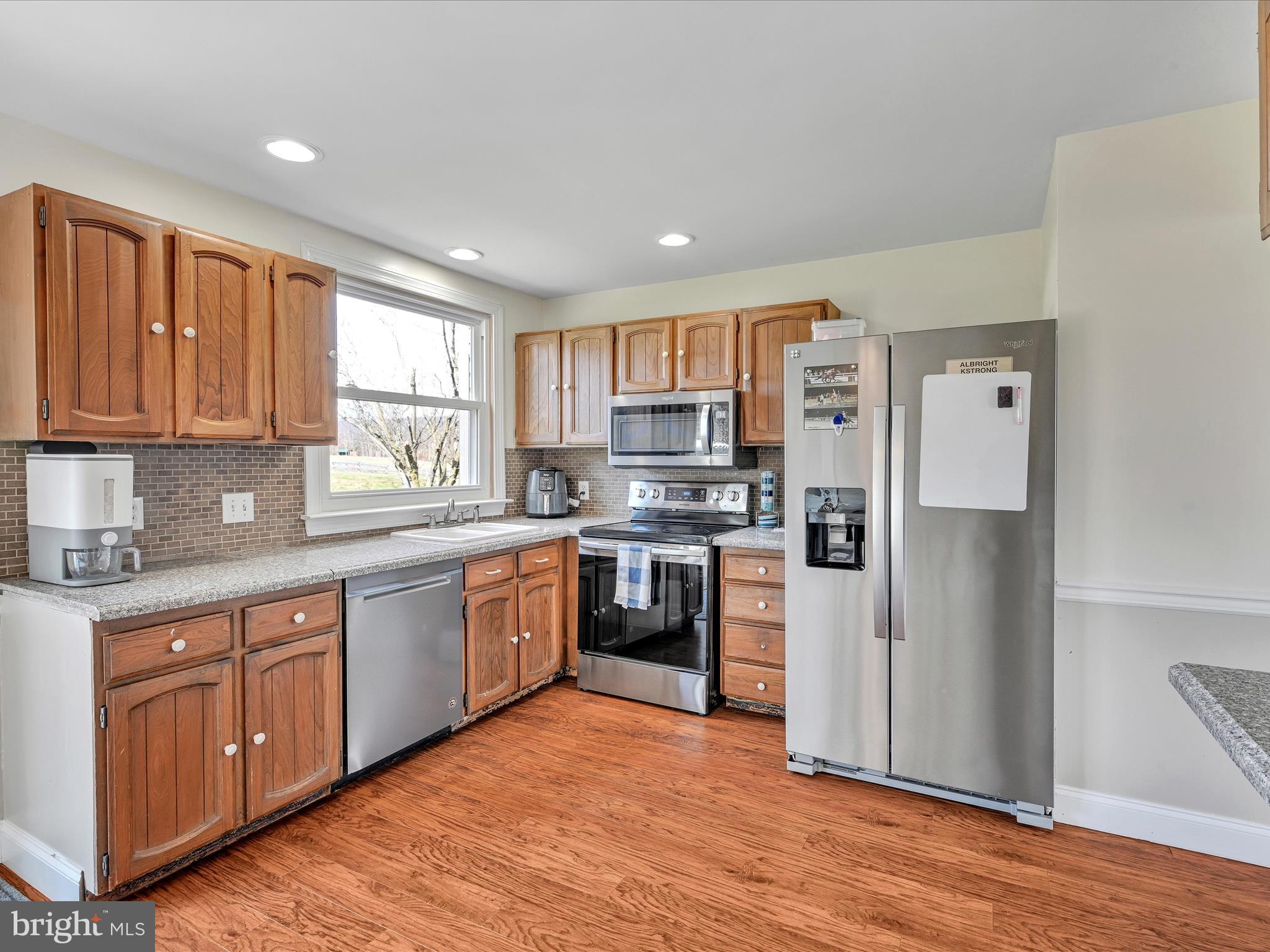 49 Bullfrog Road Grantville, PA 17028 - Photo 6 of 38 Kitchen & Dining
