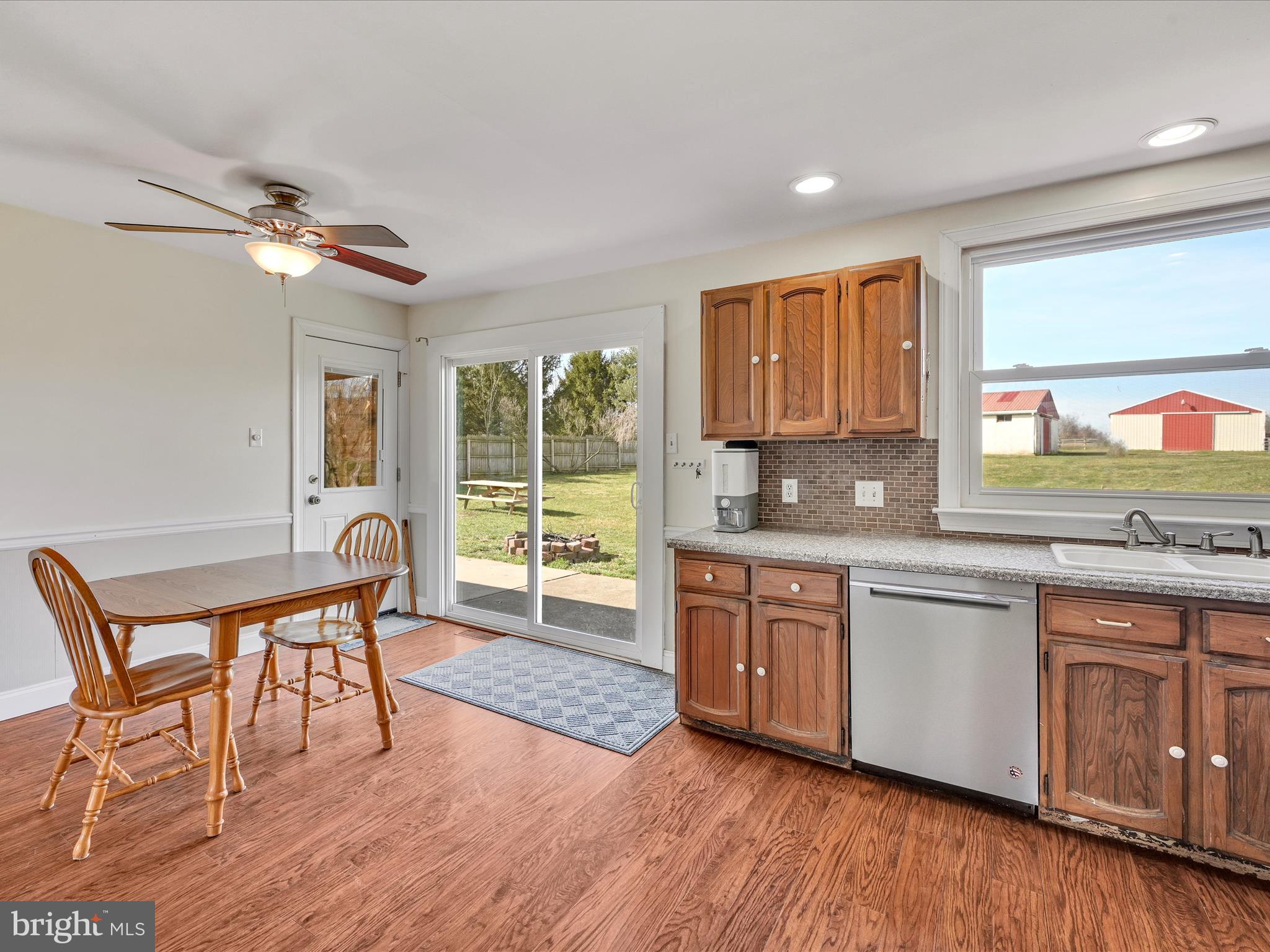 49 Bullfrog Road Grantville, PA 17028 - Photo 9 of 38 Kitchen & Dining