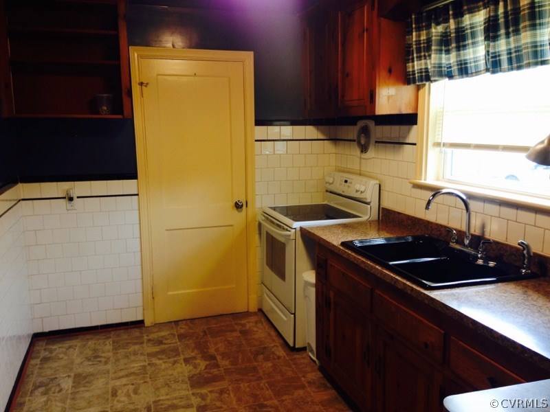 5237 Weatherford Road Richmond, VA 23224 - Photo 3 of 7 Gallery Image 3
