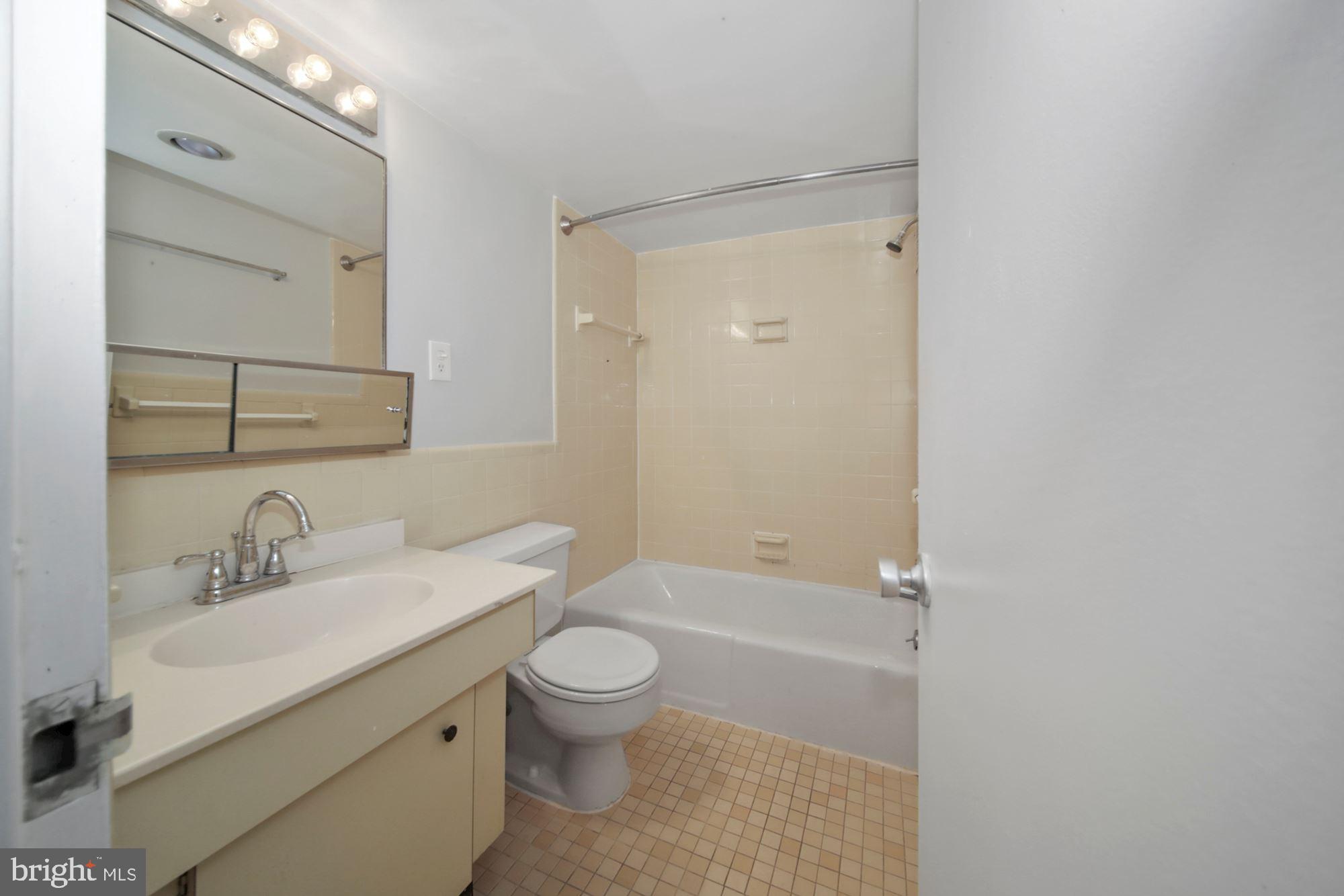 5101 River Road, Unit 609 Bethesda, MD 20816 - Photo 14 of 28