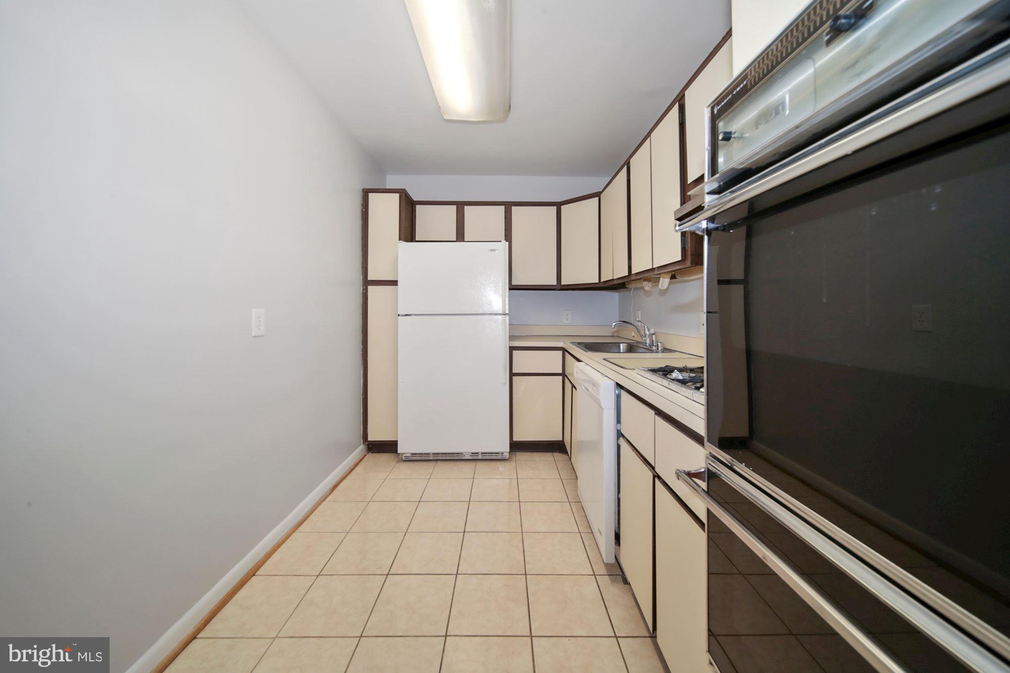 5101 River Road, Unit 609 Bethesda, MD 20816 - Photo 8 of 28