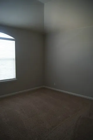 a view of empty room with window