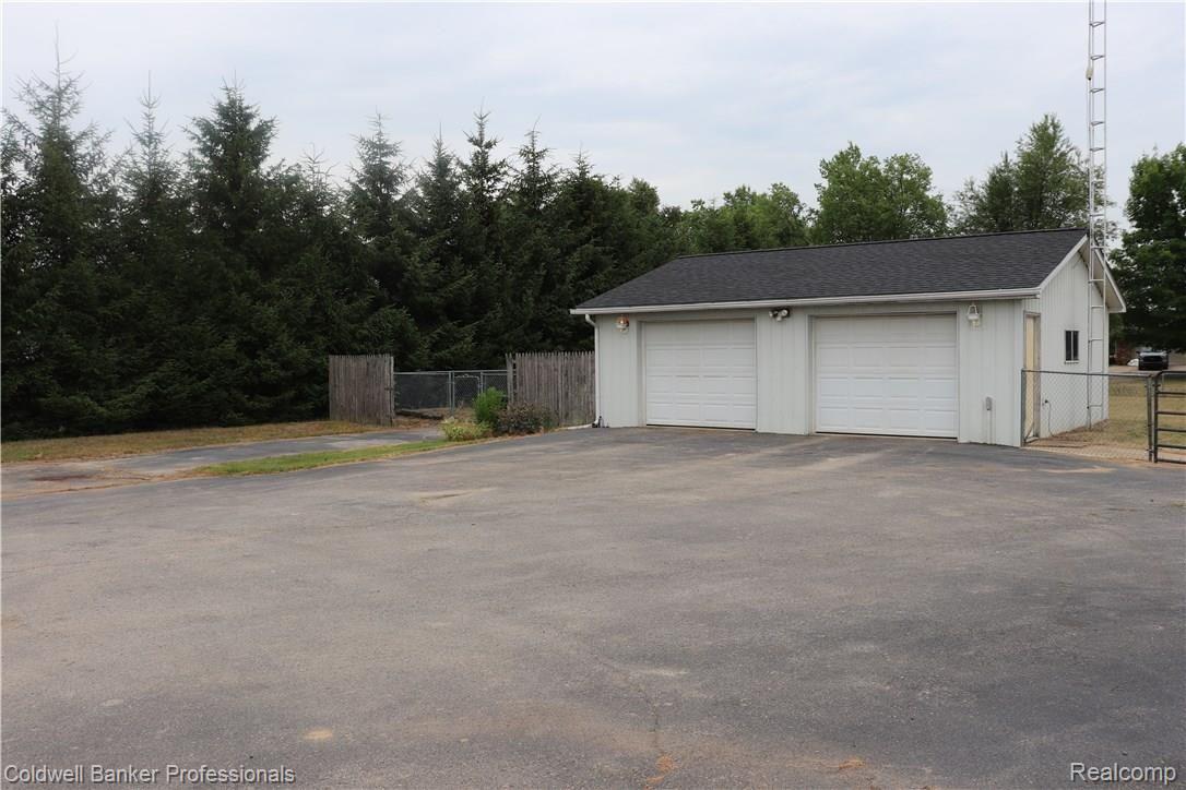 5645 5 Lakes Road North Branch, MI 48461 - Photo 2 of 38 IMG_0155.JPG